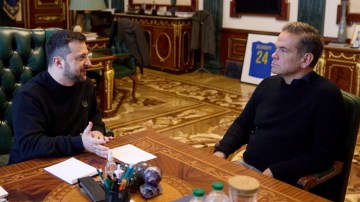 President Zelensky paid tribute to journalists covering the war as he met Lachlan Murdoch, chief executive of Fox Corp